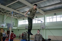 Подтягивание на перекладине Подтягивание на перекладине